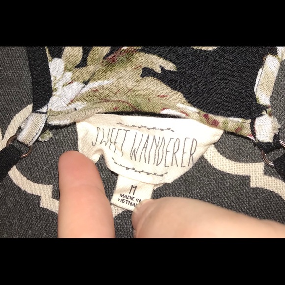 Sweet Wanderer Floral Tank - Picture 3 of 3